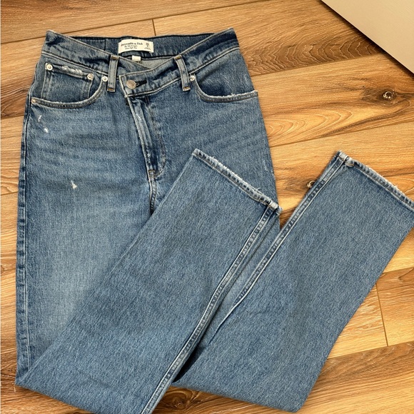 Abercrombie 90’s straight leg curve love ultra high jean - Picture 4 of 7